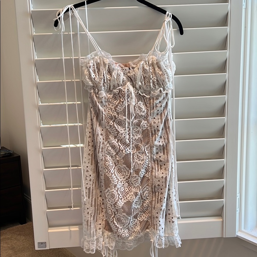 Miss Lola Lace Dress